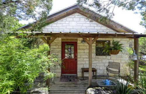 Blue Bird Cabin with Hot Tub in Texas Hill Country - Foto 2