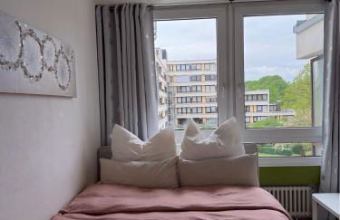 Yeganeh Stays Cologne - Foto 14