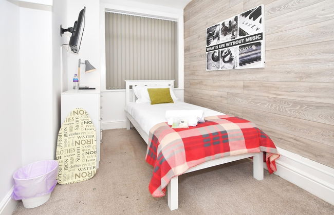 Townhouse @ Lord Street Crewe - Photo 8