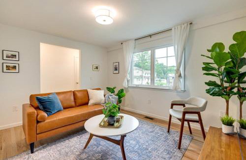 Walk to Shops and Dining Glen Cove Apt with Yard! - Photo 5