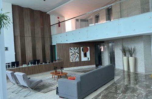 Apartamento confortável, localização extra -recepção 24h- Varanda com vista panorâmica - Foto 6