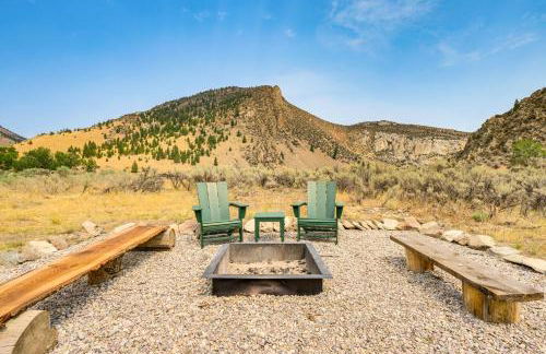 Riverfront Montana Log Cabin with Mountain Views! - Foto 32