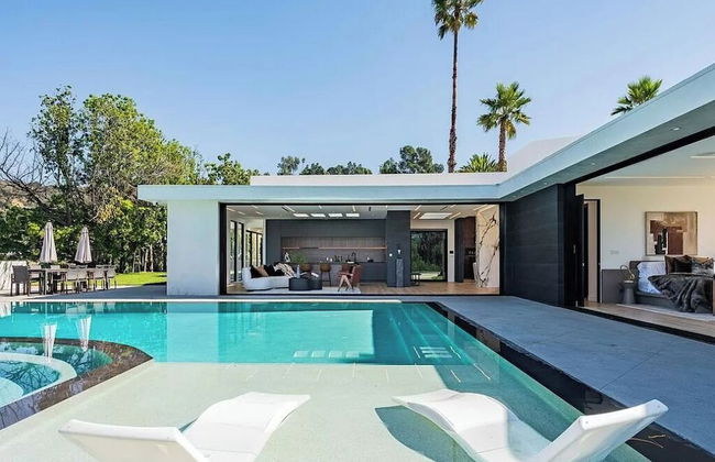 Monarch Modern - Photo 1