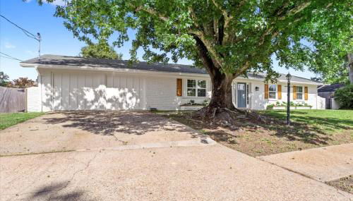 Ranch Home Gem 5BR Home Sleeps 12 with Game Room - Foto 3