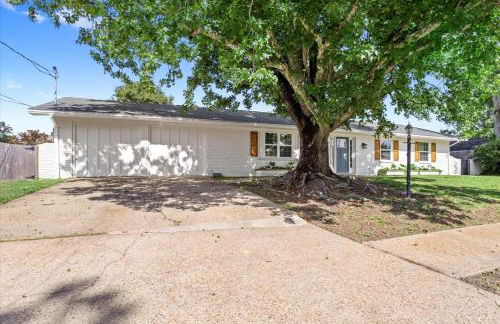 Ranch Home Gem 5BR Home Sleeps 12 with Game Room - Foto 3