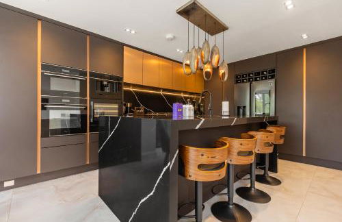 New! Trendy 5BR with Garden and Parking near Wimbledon - Foto 17