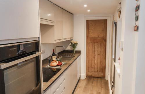 1 Castle Terrace - Photo 9