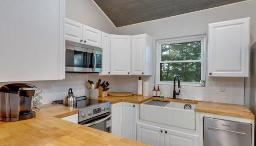 The White Lodge 4BDR Sleeps 8 with Fire Pit - Foto 5