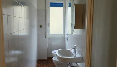 Milano Center Navigli renewed apartment with AC, Wifi 800Mbits, Metro link to Airport and Central Station - Foto 3