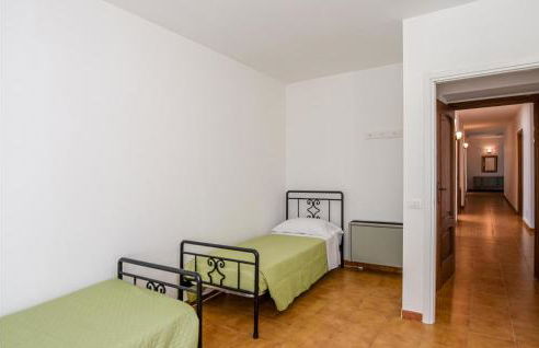 5 Bedroom Beautiful Home In Giove - Foto 30