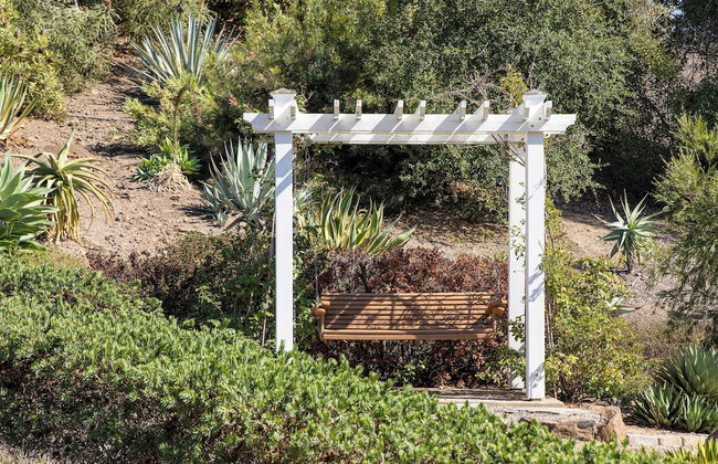 Modern Temecula Mansion w Pool, Hot Tub, Guest House & Valley Views Camila by Avantstay - Photo 7