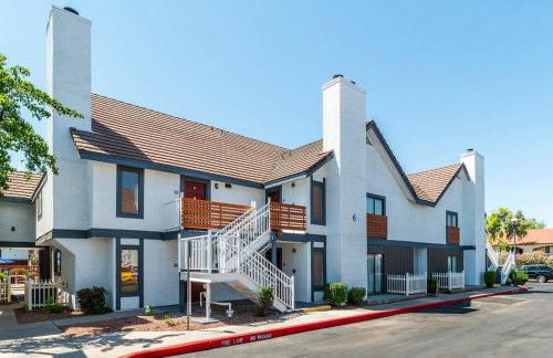 Metro Extended Stays Phoenix - Photo 24