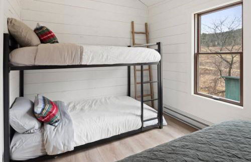 100% Renovated Stowe Village Farmhouse - Photo 19