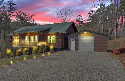 Luxe Lodge Escape - Hot Tub-Outdoor Movies-Game Room-Fire Pit - Foto 65