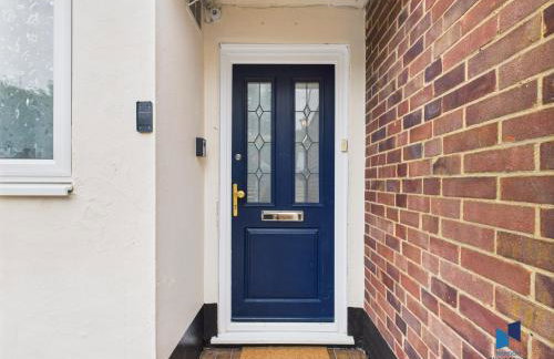 Modern 4BR House, Spacious, Garden, Free Parking - Foto 6