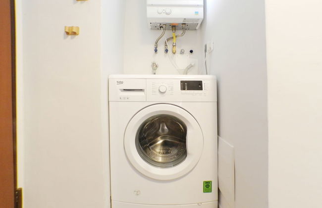 Black and White Movie Apartment - Photo 12