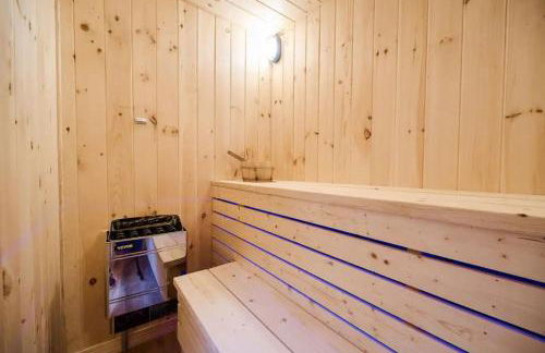 Luxury Family Escape Hottub/sauna/billiard/pool 4 Bedroom Home by RedAwning - Foto 55