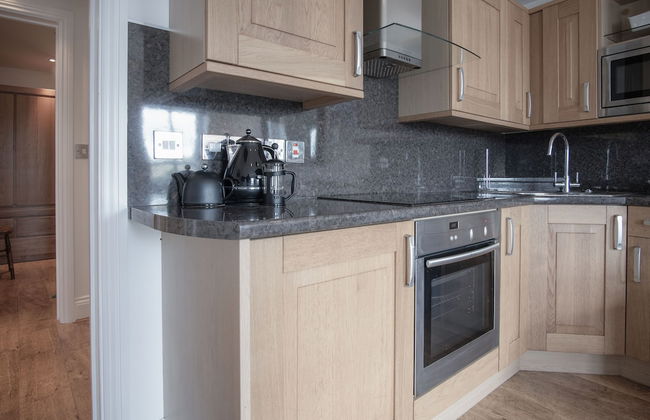 Goscar Court - 1 Bedroom Apartment - Tenby - Photo 14
