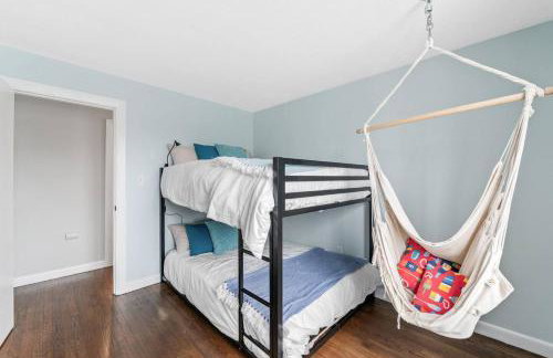 4BR Home | Walk to Beach & Downtown | Parking - Foto 15