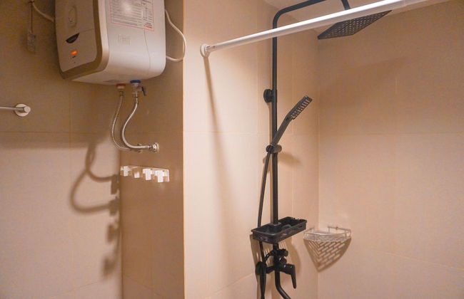 Cozy Studio Apartment At LRT City Jatibening - Foto 13