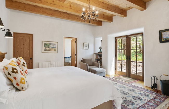 El Torreon - Exclusive Luxury Home, Nestled Next to Water and Trees - Foto 5