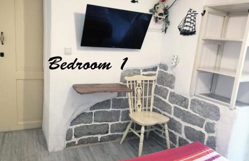 Apartment Alena with terrace and garden Center Jelsa - Photo 24