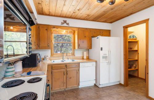 Secluded-Pvt Hot Tub-Free Daily Tickets-Walk to Table Rock Lake - Foto 16