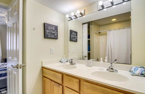 Airy Biloxi Condo with Patio Walk to Beach! - Photo 14