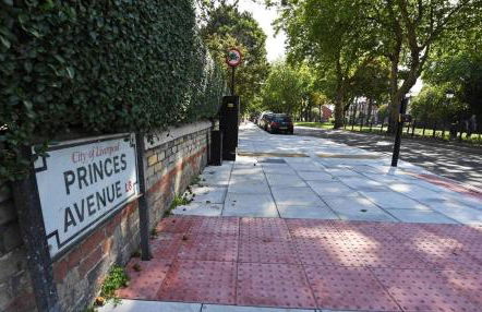 AdeamStays provides Beautiful centrally located 1 and 2 bed apartments on Liverpools Boulevard - Foto 31