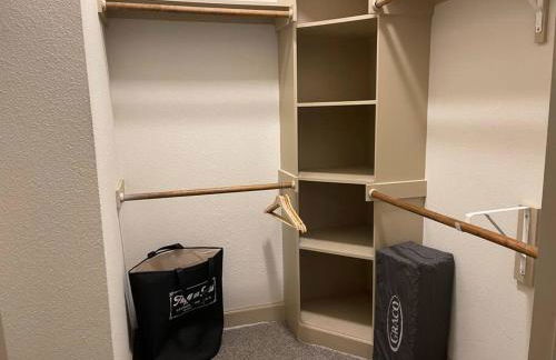 Stylish Open Concept Apt with King Bed, walking distance from NRG Texans Stadium, 1 mile to Med Center, Free Parking - Foto 25