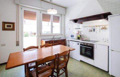 Beautiful Home In Porto Potenza Picena - Photo 18