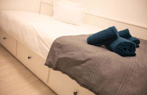 Loustalot - Appartement lumineux 3 chambres - Parking Gratuit - Foto 21