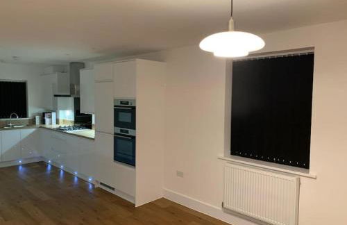 Spacious Entire 4 Bed House With 2 Free Parking Bays Early Check-in Late Check- Out Allowed - Foto 31