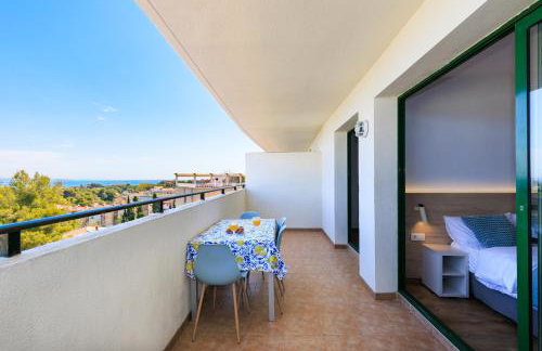 Palms & Pines Apartment, with a pool and marvellous sea view, 10 minutes to the beach - Foto 11