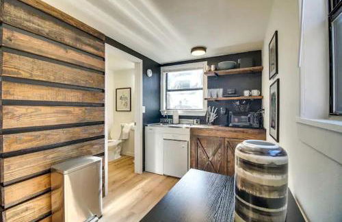 Tranquil Ozarks Studio Retreat with Woodland Views, Near Fishing, Hiking & Gentry, AR - Foto 9