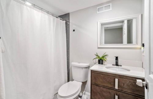 Walk to the stadium, downtown, West St - close to everything - Foto 34