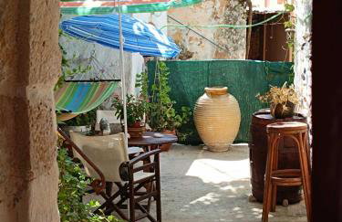 Ξενώνας "Alexandra's Coffee House" - Foto 35