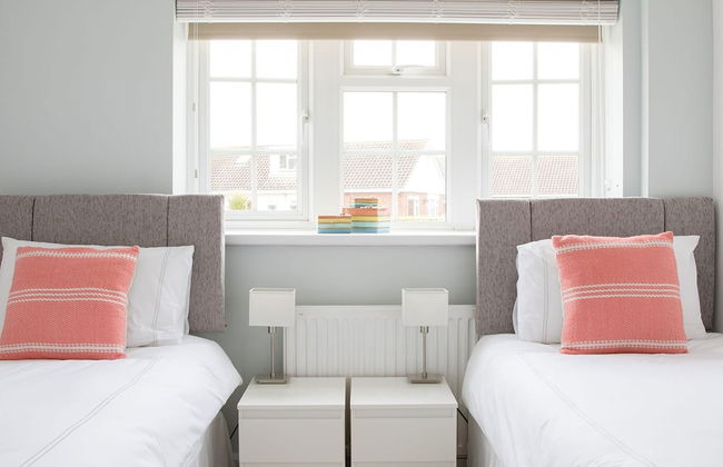 Tranquil Family Retreat 5 min to Beach Garden - Photo 22