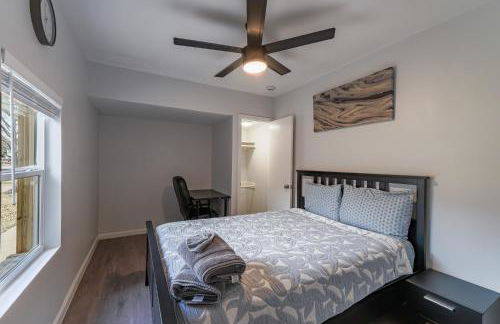 Beautiful home with backyard - Photo 30