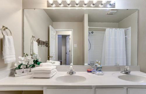 Less Than 1 Mi to Oak Tree National Cozy Getaway! - Foto 21