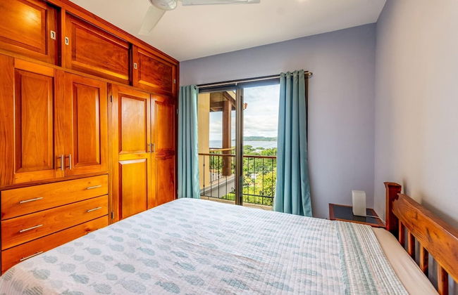 2-Bedroom Condo with Ocean View and Pool - Photo 3