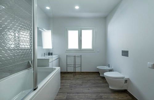 4 Bed Villa - Sleeps 8 - Pool - Garden - Parking - Foto 12