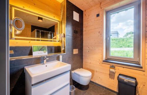 Bio-Seehotel Chalets - Photo 2