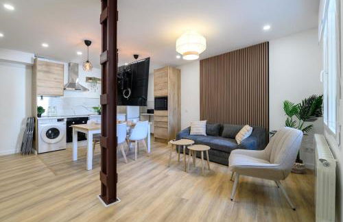 APT-Inside the Wall-Family,Games,Relax,History - Foto 4