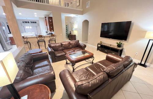 Magical Lakeview 4 Master Suites Pool Hot Tub BBQ Home Theater 2 Miles Disney - Foto 32