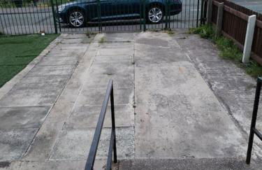 Cosy 2-bed apartment with free parking & ramp access - Foto 2