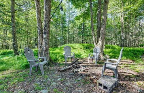 Cozy Wooded Retreat Big Bass Lake Home - Foto 26