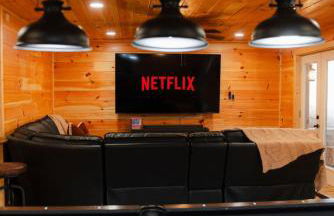 Sleeps 16 Luxury Cabin with Game Room & Hot Tub - Foto 4