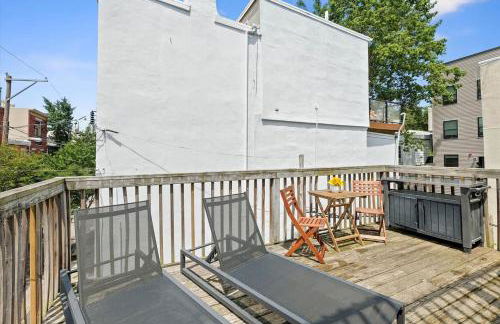 Cozy 1BR w Deck Near Rittenhouse - Foto 7