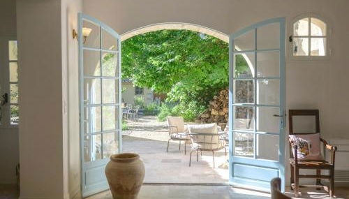 Artist's Villa With Pool Near Aix-En-Provence - Foto 2